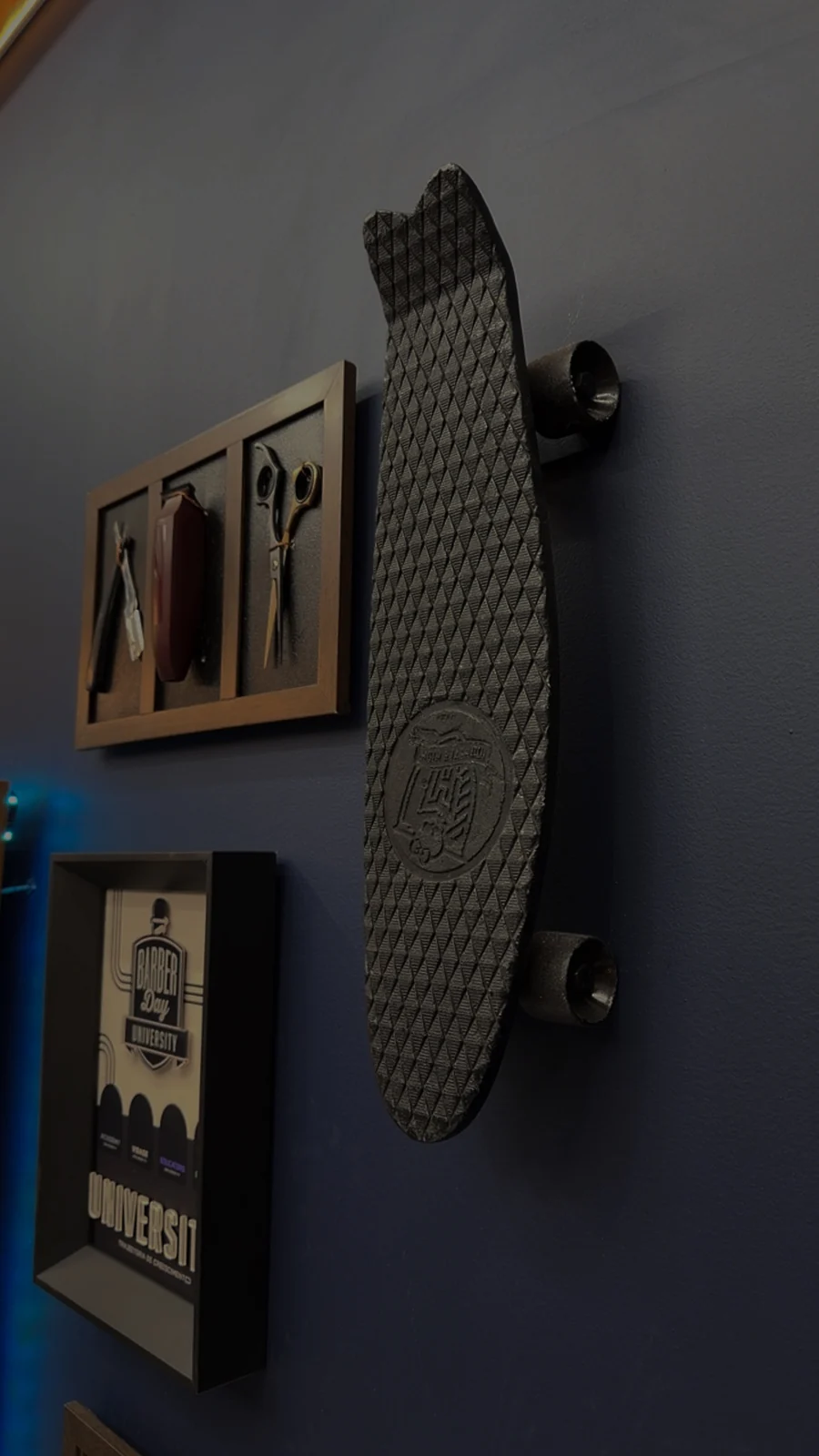 Detalhe da decoração da barbearia